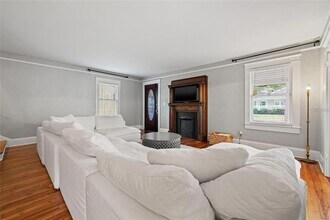 910 E Hamilton Ave in Tampa, FL - Building Photo - Building Photo