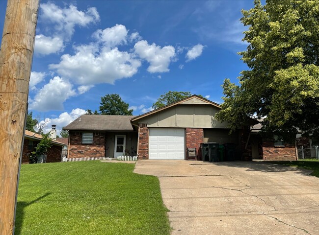 809 N Brown St in Sapulpa, OK - Building Photo - Building Photo