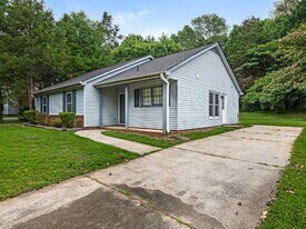 7609 King Richard Ct in Charlotte, NC - Building Photo