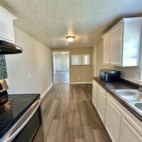 4832 Sayers St photo'