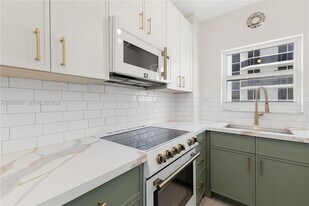 4747 Collins Ave in Miami Beach, FL - Building Photo