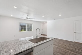 12570 N Cotton Ln in Surprise, AZ - Building Photo - Building Photo