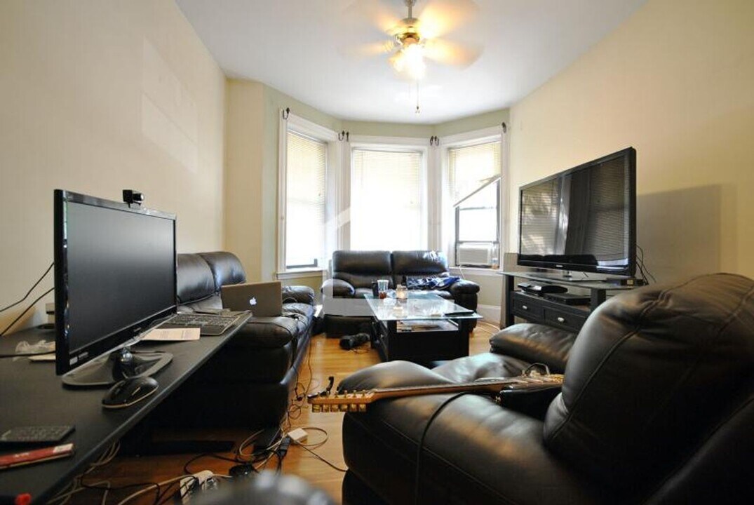 53 Brighton Ave in Boston, MA - Building Photo