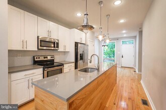 2027 E Huntingdon St in Philadelphia, PA - Building Photo - Building Photo