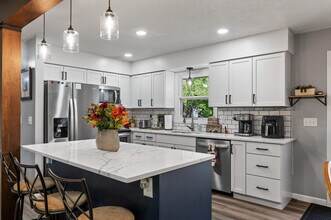 9700 Cottonwood Ln N in Maple Grove, MN - Building Photo - Building Photo
