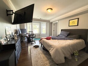 8 Nira Ave, Unit 3 in Boston, MA - Foto de edificio - Building Photo