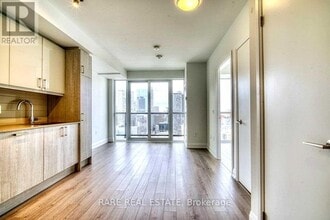 77 Mutual St in Toronto, ON - Building Photo - Building Photo