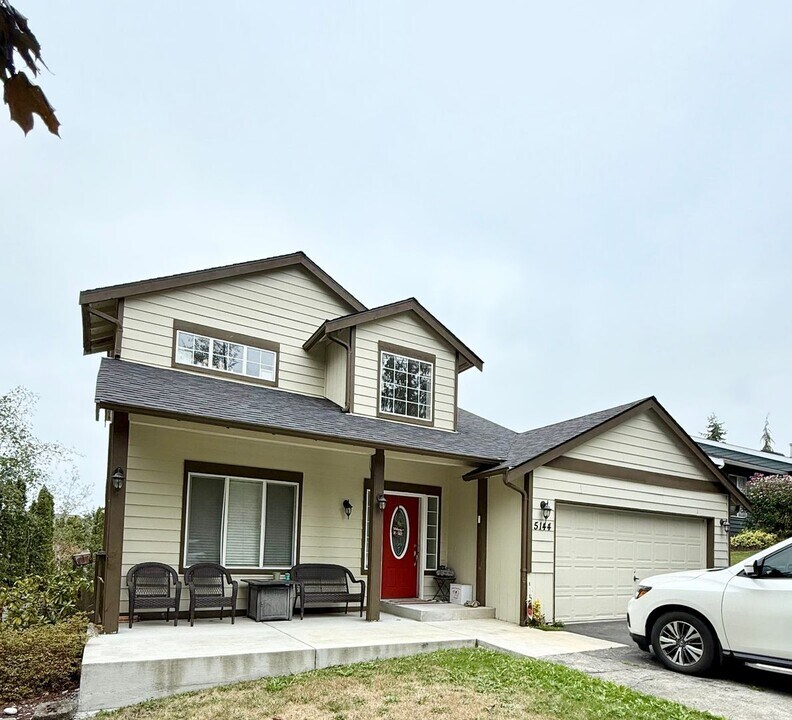 5144 NW Whisper St in Silverdale, WA - Building Photo