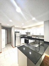 17433 Glacier Wy in Lakeville, MN - Foto de edificio - Building Photo