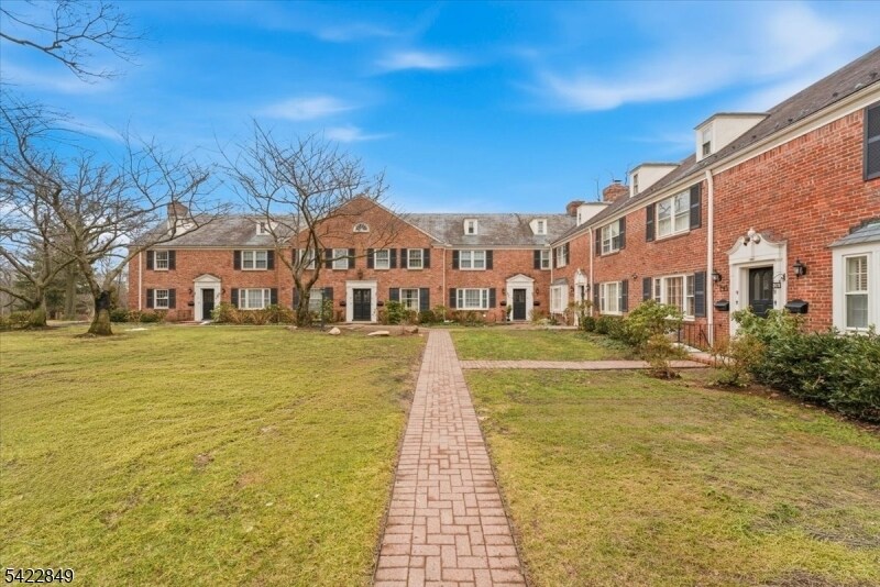 260 Walnut St in Westfield, NJ - Building Photo