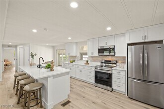 865 Cape Haze Ln in Naples, FL - Building Photo - Building Photo