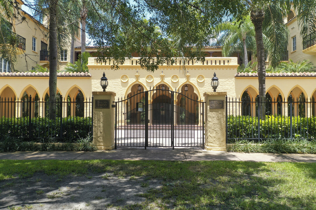 Venetian Villas in Coral Gables, FL - Building Photo