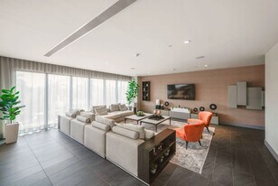 5350 NW 84th Ave in Doral, FL - Building Photo