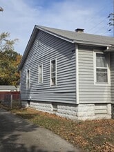 1180 E Mueller Ave in Decatur, IL - Building Photo - Building Photo