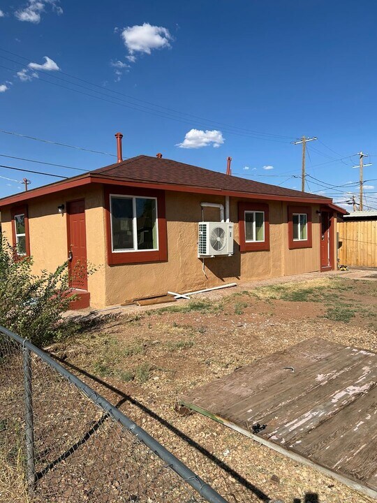 404 N Snider Ave in Winslow, AZ - Building Photo