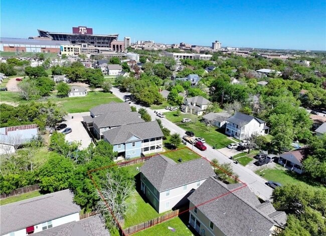 410 Montclair Ave in College Station, TX - Building Photo - Building Photo