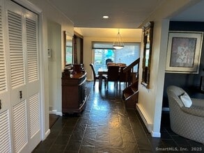 24 Colonial Dr in Waterford, CT - Building Photo - Building Photo