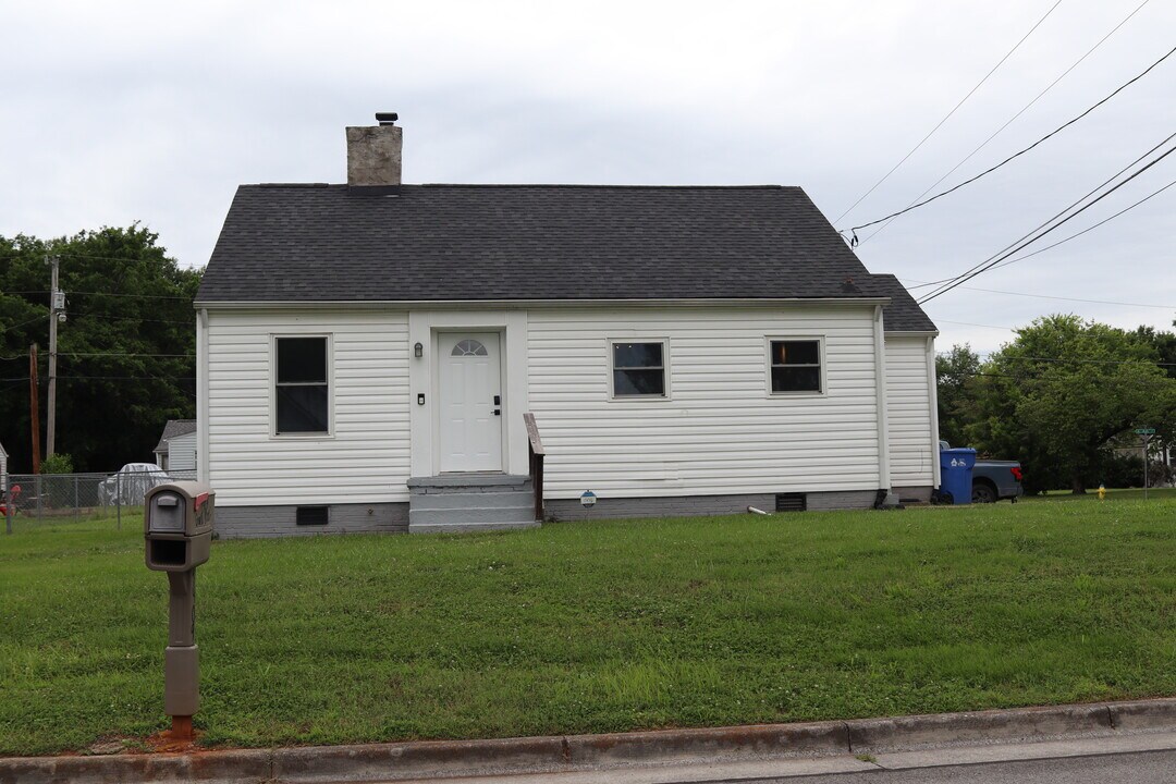 1409 Grant St in Alcoa, TN - Building Photo