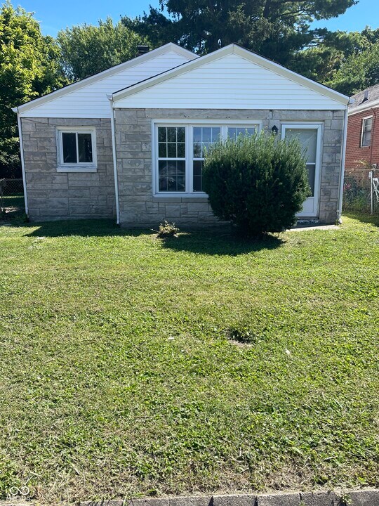 241 N 19th Ave in Beech Grove, IN - Building Photo