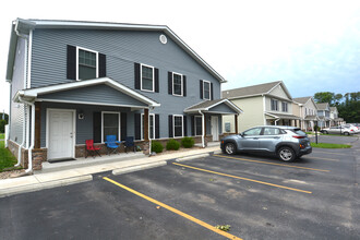 Trails Edge in Terre Haute, IN - Foto de edificio - Building Photo