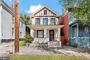 314 W Martin St in Martinsburg, WV - Building Photo