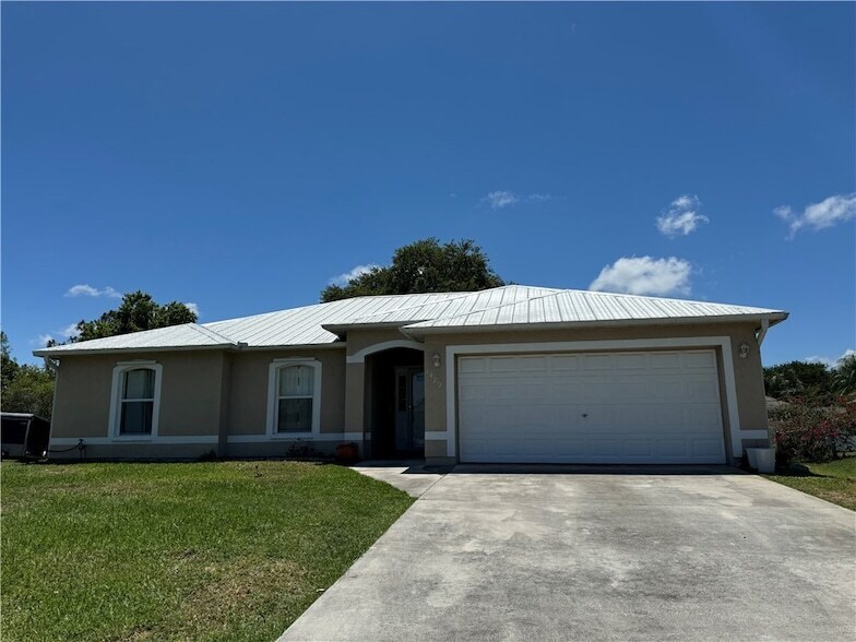 1489 Whitmore St in Sebastian, FL - Building Photo