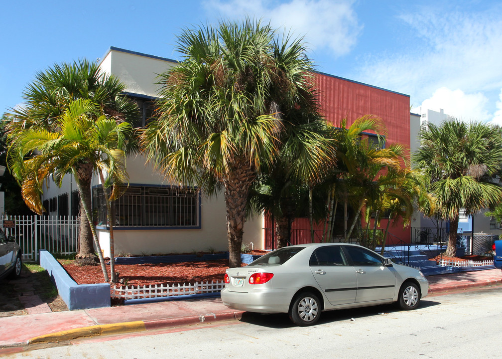 Deco Lindo Apartments in Miami Beach, FL - Foto de edificio