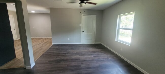 54 De Boll St