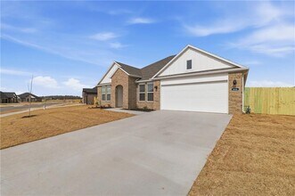 446 W Taverner Xing in Farmington, AR - Building Photo - Building Photo