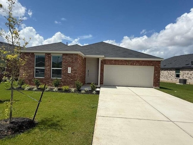 128 Rodney Boat Rd in Kyle, TX - Foto de edificio - Building Photo