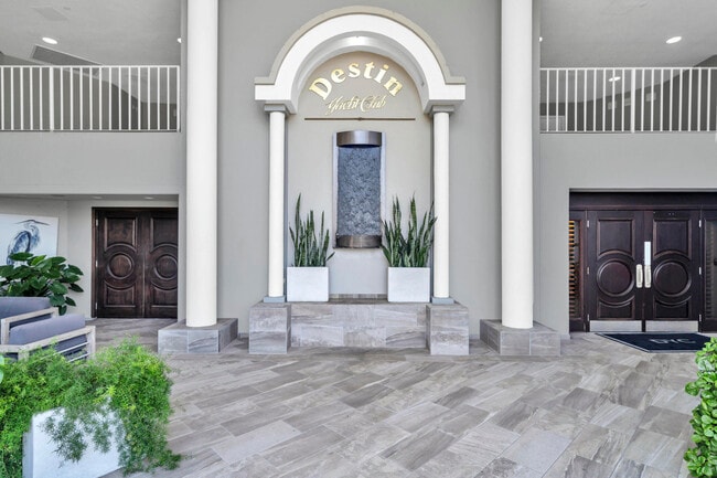 320 Harbor Blvd in Destin, FL - Building Photo - Building Photo