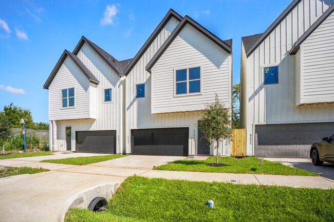 property at 4201 Oats St