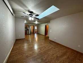 734 S 34th St in Spearfish, SD - Foto de edificio - Building Photo