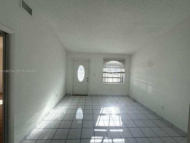 5740 W 21st Ct in Hialeah, FL - Building Photo - Building Photo