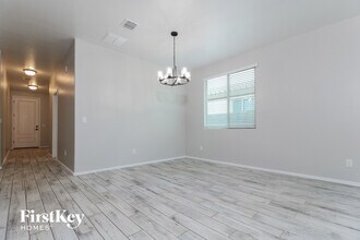 17756 W Robin Ln in Surprise, AZ - Building Photo - Building Photo