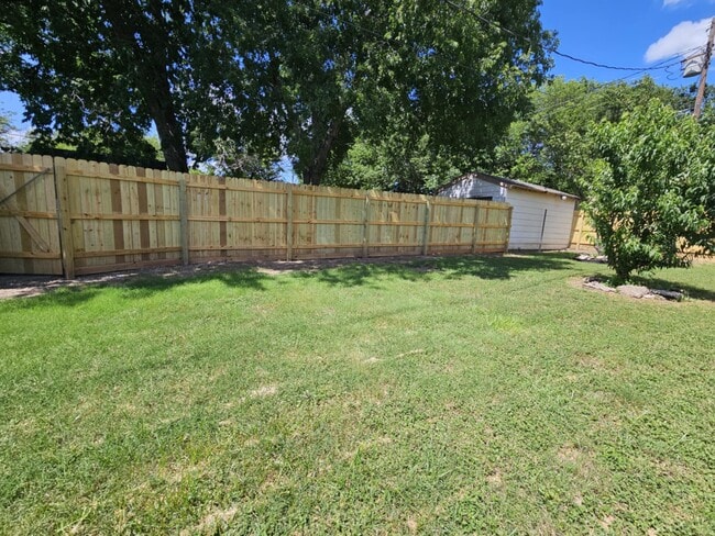 5009 Royal Dr in Fort Worth, TX - Building Photo - Building Photo