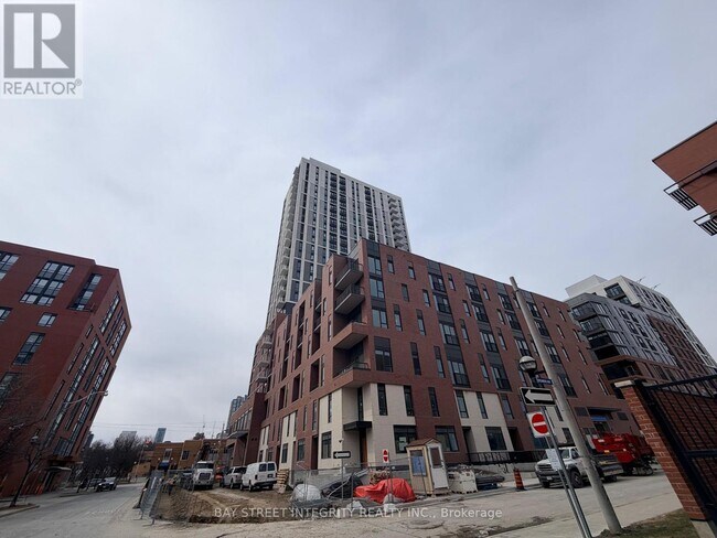 30 Dreamers Wy in Toronto, ON - Building Photo - Building Photo