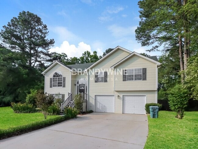 113 Eva Dr in Hampton, GA - Foto de edificio - Building Photo