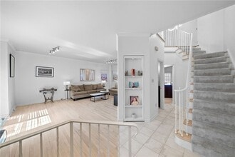 302 Kingsberry Cir in Pittsburgh, PA - Building Photo - Building Photo