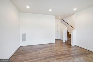 16560 Crabbs Branch Way in Rockville, MD - Building Photo