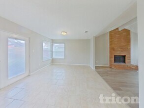 2674 Steppington St, Unit Apartment in Grand Prairie, TX - Building Photo - Building Photo