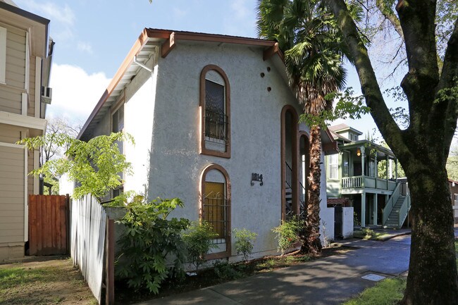 1814 E St in Sacramento, CA - Foto de edificio - Building Photo