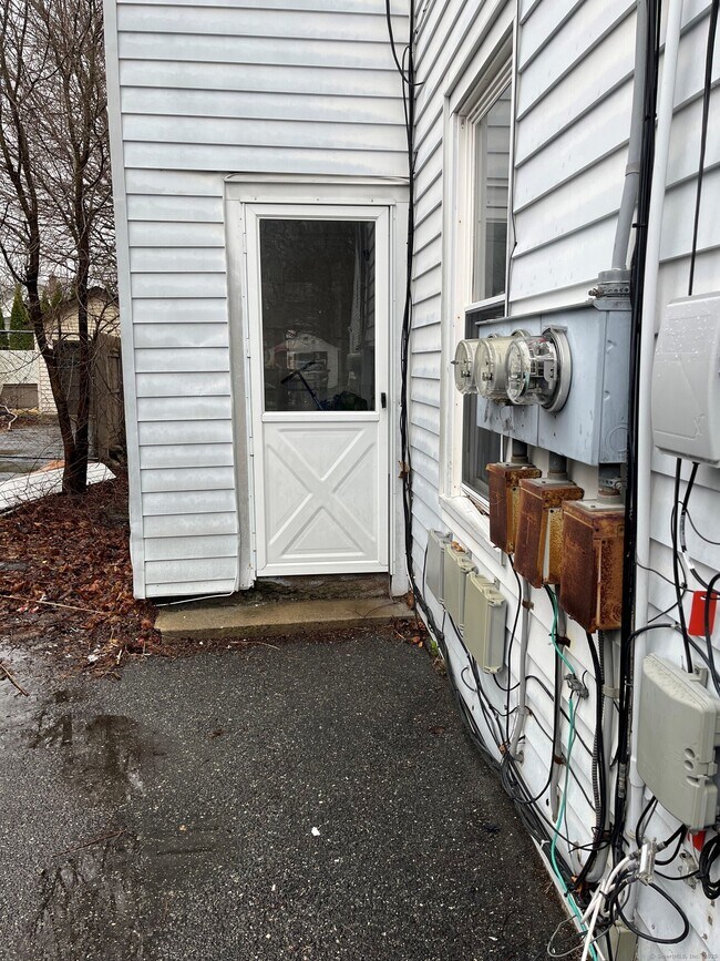 45 Chelton St in Torrington, CT - Building Photo - Building Photo