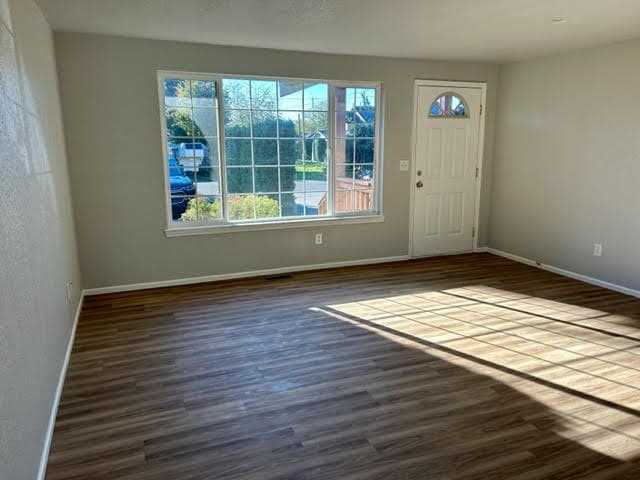 1219 E Indiana St in Bellingham, WA - Foto de edificio - Building Photo