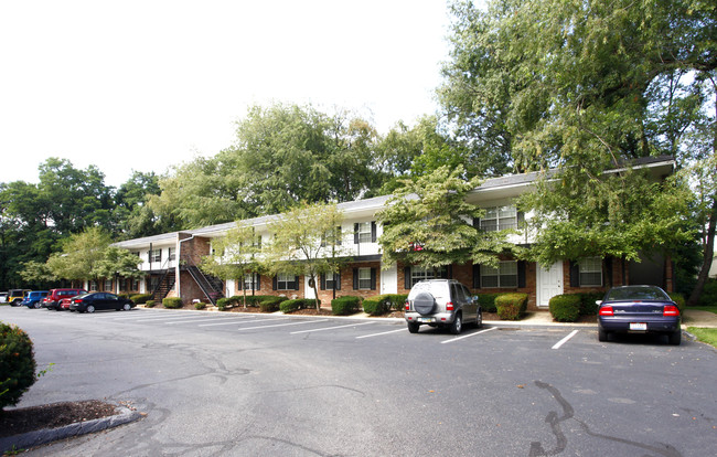 Brandemere Apartments in Akron, OH - Building Photo - Building Photo