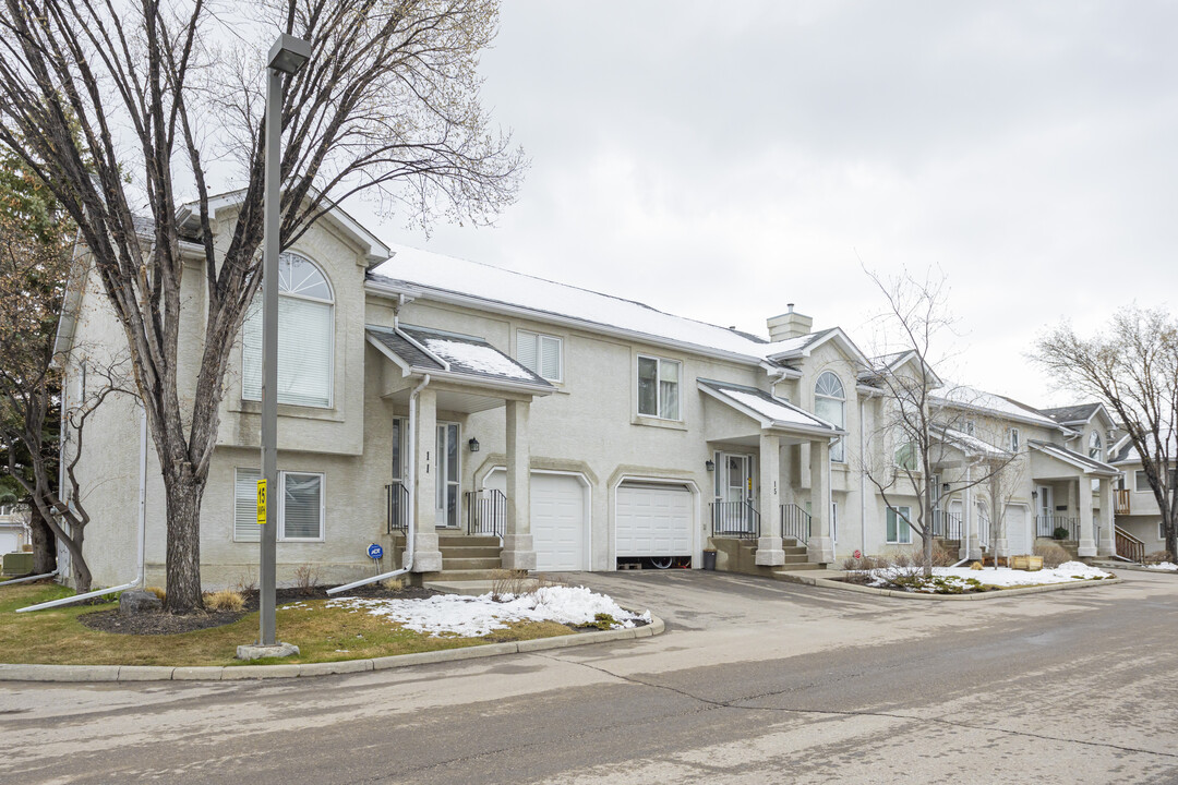 Classics Of Lake Sundance in Calgary, AB - Building Photo