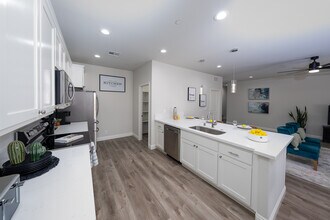1018 Briarwood Ave in Ridgecrest, CA - Building Photo - Building Photo