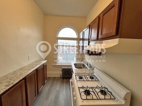 2 Ware St in Cambridge, MA - Building Photo - Building Photo