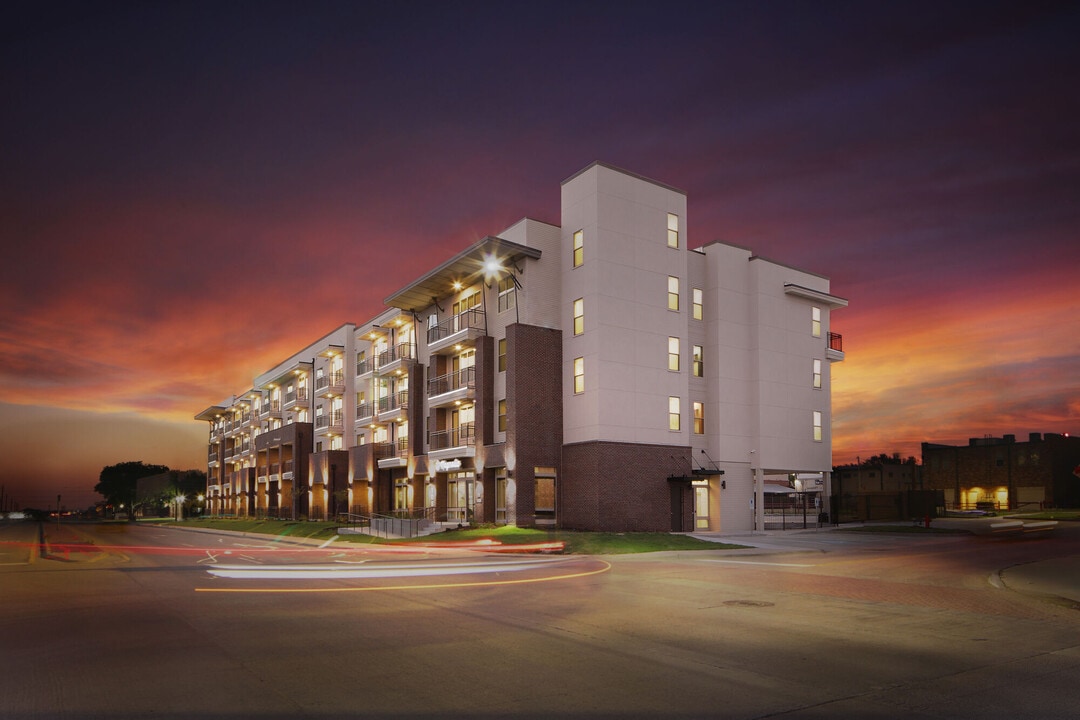 Magnolia on Main in Roanoke, TX - Building Photo