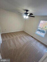 716 Alamo Ln in Lusby, MD - Building Photo - Building Photo